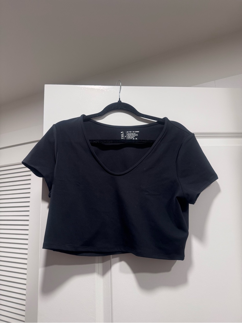 P'tula Black Short Sleeve Cropped Scoop Top Never worn